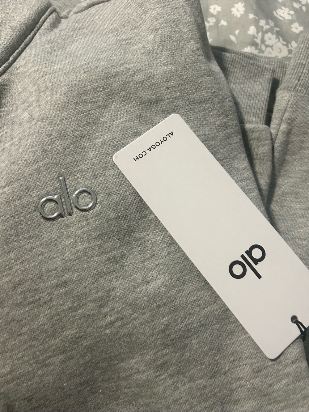 ALO Yoga Men’s Set - Picture 2 of 7
